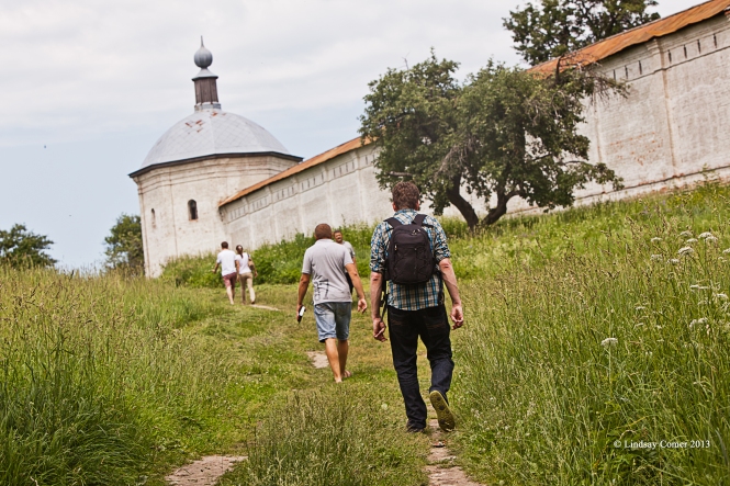 walking outside the Svensky Monastery; Bryansk.